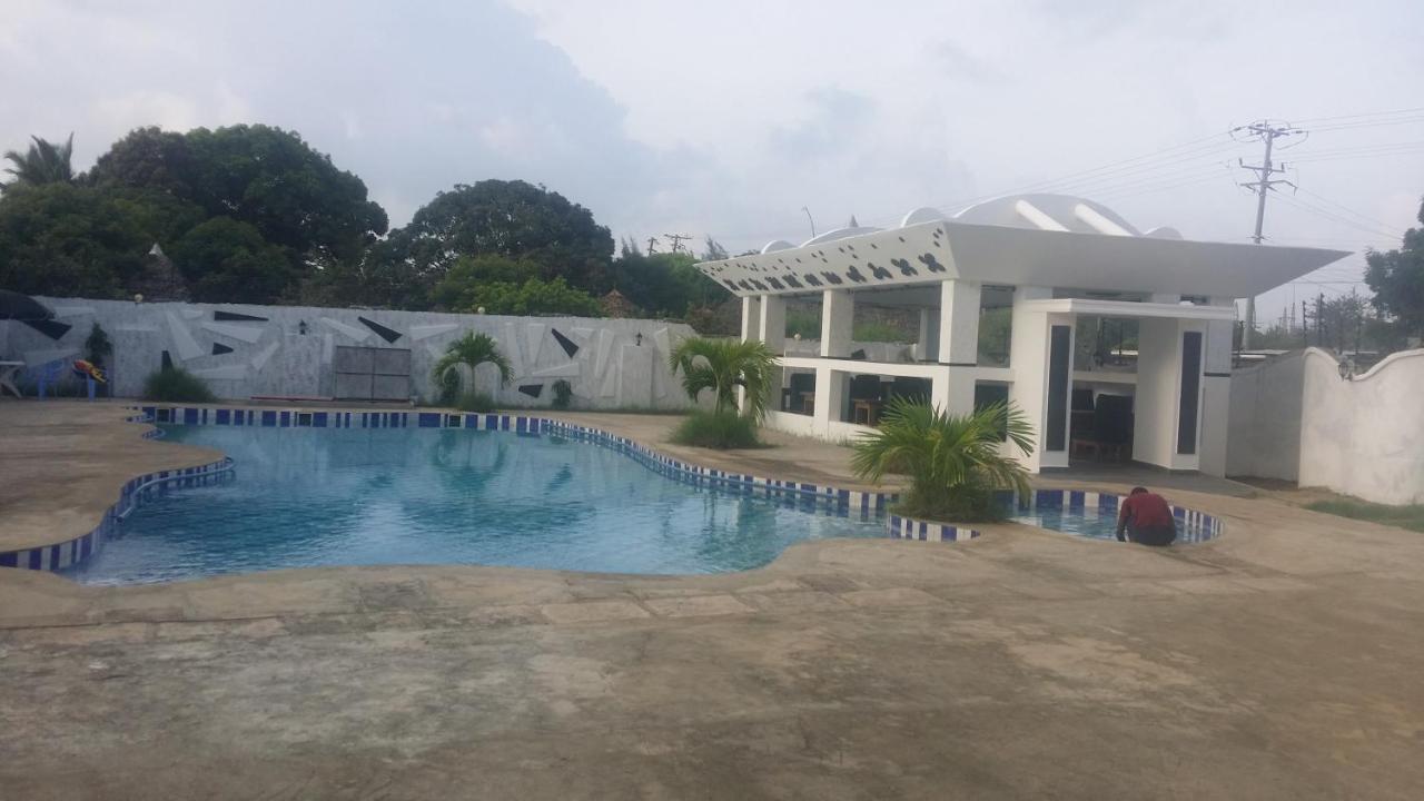 Peacock Park Hotel Ukunda Exterior foto